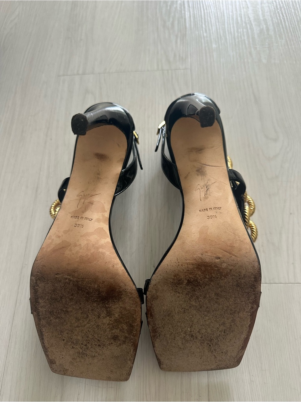 Giuseppe Zanotti Black Patent Heels with Gold Rope Chain - Picture 5 of 5